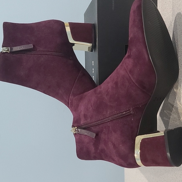 SALE! ✅ DKNY Corrie Ankle Boots in Burgundy Suede 9M ✨ BNIB - Picture 15 of 17